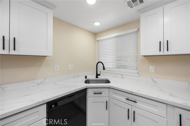 Detail Gallery Image 12 of 50 For 8347 Grenoble St #9,  Sunland,  CA 91040 - 2 Beds | 2/1 Baths