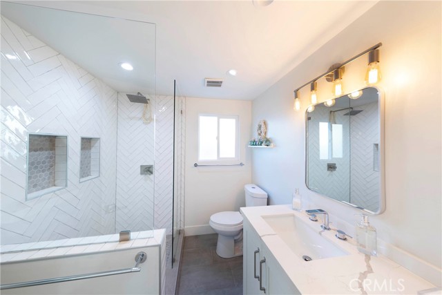 Image 16 of 48 For 19622 Canberra Ln