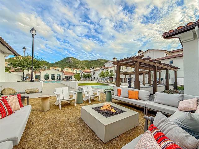 Detail Gallery Image 66 of 73 For 246 San Miguel Island Dr, Camarillo,  CA 93012 - 4 Beds | 2/1 Baths