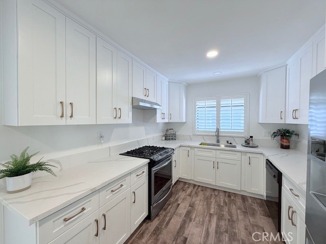 2690 Senasac Avenue, Long Beach CA: https://media.crmls.org/medias/e52e7548-5c46-4dcb-9d89-71416b8a36e7.jpg