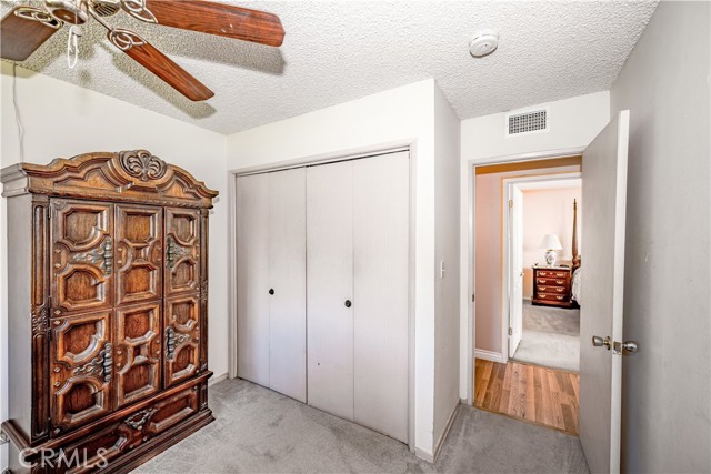 Detail Gallery Image 20 of 33 For 27812 Rosamond Dr, Canyon Country,  CA 91351 - 5 Beds | 2 Baths