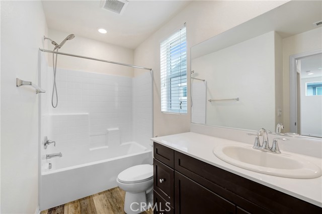 9126 Foster Lane, Chatsworth CA: https://media.crmls.org/medias/e52f225d-af3f-4f28-8a57-941214c06f08.jpg