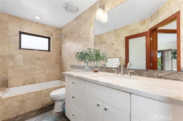 Detail Gallery Image 39 of 67 For 721 12th St, Manhattan Beach,  CA 90266 - 5 Beds | 4 Baths