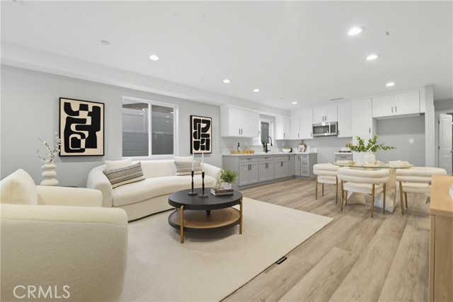 Front Image Thumbnail for CRDW25194510