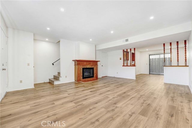 Detail Gallery Image 7 of 26 For 437 Ivy St #4,  Glendale,  CA 91204 - 2 Beds | 1/1 Baths