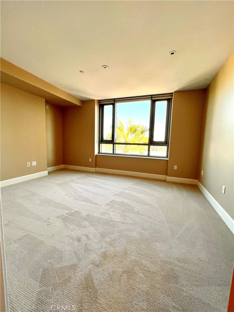 E52fdd37 C197 4dff 94a6 D3b5ecb8b917