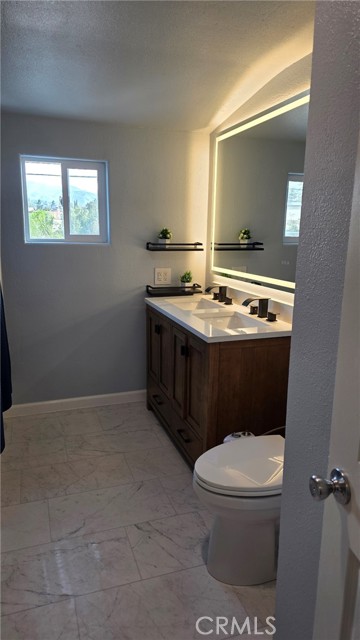 Detail Gallery Image 12 of 18 For 7079 Cienega, Highland,  CA 92346 - 5 Beds | 2/1 Baths