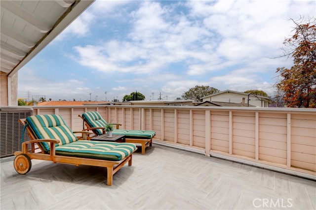 2300 Carnegie Lane, Redondo Beach, California 90278, 3 Bedrooms Bedrooms, ,1 BathroomBathrooms,Residential,Sold,Carnegie,SB23105405