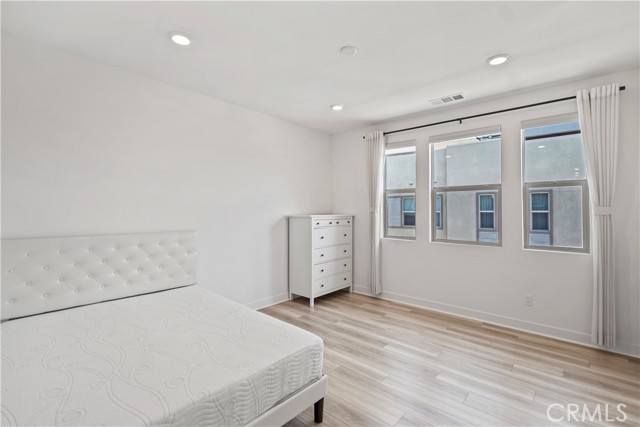 1698 Hollyleaf Ter, Montebello CA: https://media.crmls.org/medias/e53141bd-dde3-4b04-9c7d-bb055dece53b.jpg
