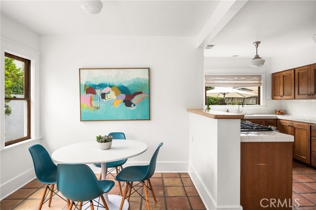 661 Grand Avenue, Long Beach CA: https://media.crmls.org/medias/e531f2e3-d57d-4024-9971-b157c89a3fac.jpg