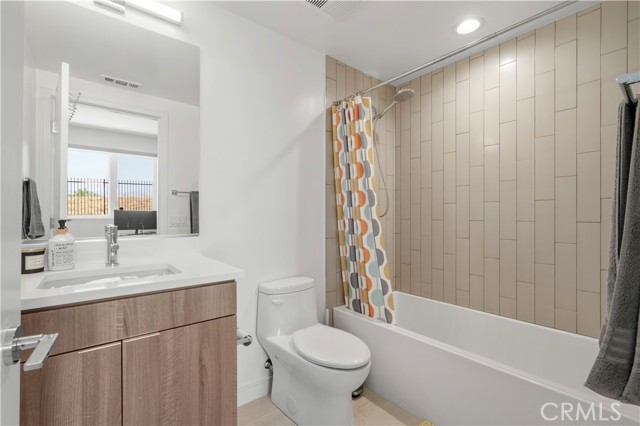 1029 White Knoll Drive, Los Angeles CA: https://media.crmls.org/medias/e5327680-ef1b-44a6-a783-d41186252ef1.jpg