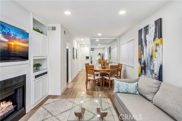 219 32nd Street, Newport Beach CA: https://media.crmls.org/medias/e5328390-4cce-4ca8-9aa3-48e6bd00336d.jpg