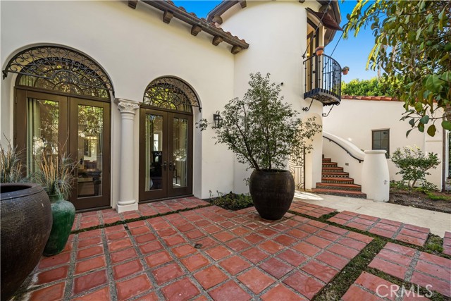 24 Scenic Bluff, Newport Coast CA: https://media.crmls.org/medias/e5341205-095b-4178-9178-2724f75ebdb4.jpg