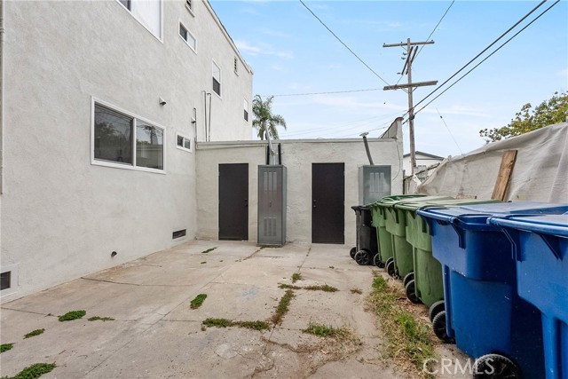 1209 W 40th Place, Los Angeles CA: https://media.crmls.org/medias/e534b352-c093-423a-bcb9-fe5f0088ab50.jpg