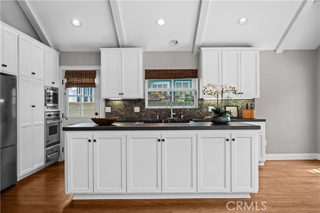Detail Gallery Image 16 of 39 For 263 Ginevra, Long Beach,  CA 90803 - 3 Beds | 2 Baths
