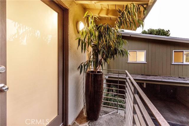 Detail Gallery Image 8 of 54 For 2412 Canyon Oak Dr, Los Angeles,  CA 90068 - 3 Beds | 2 Baths