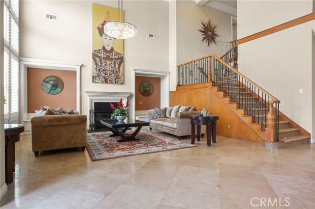 Image 4 of 75 For 12468 Longacre