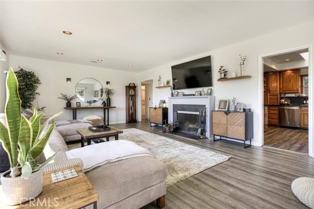 Detail Gallery Image 11 of 32 For 10557 Mahoney, Sunland,  CA 91040 - 3 Beds | 2 Baths