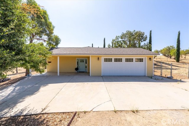 Detail Gallery Image 5 of 51 For 6095 Vista Serrano, Paso Robles,  CA 93446 - 4 Beds | 2 Baths