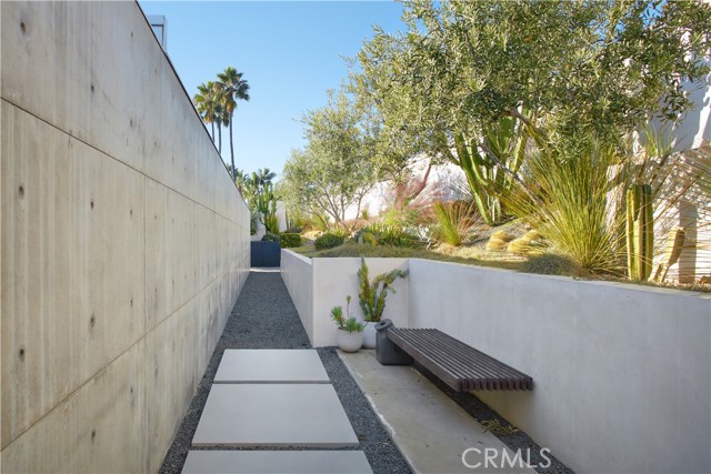 2460 Monaco Drive, Laguna Beach CA: https://media.crmls.org/medias/e5387264-32e4-4299-8ca0-f4640b9430d2.jpg