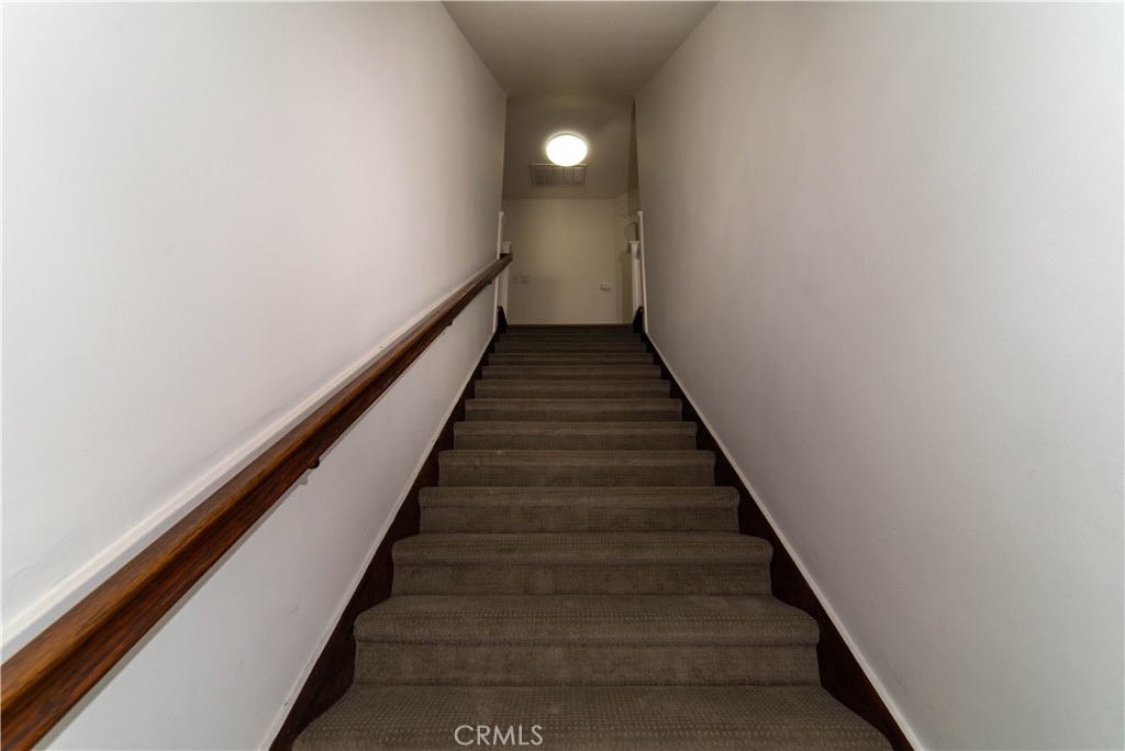 https://media.crmls.org/medias/e538c910-bac0-4d38-a8d7-df67ea637f0f.jpg?preset=X-Large