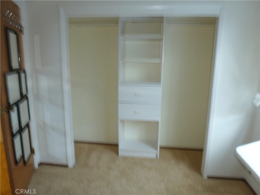 https://media.crmls.org/medias/e53a08fd-2aaf-4821-80ae-3b2562d5792c.jpg?preset=X-Large