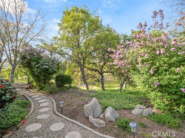 41797 River Knolls Way, Coarsegold CA: https://media.crmls.org/medias/e53a9073-f34a-486e-804a-daf7461b8898.jpg