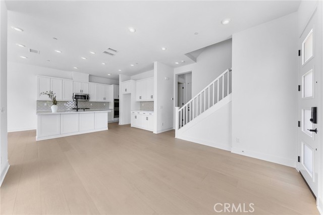 Detail Gallery Image 2 of 57 For 123 Bosal, Irvine,  CA 92618 - 3 Beds | 3/1 Baths