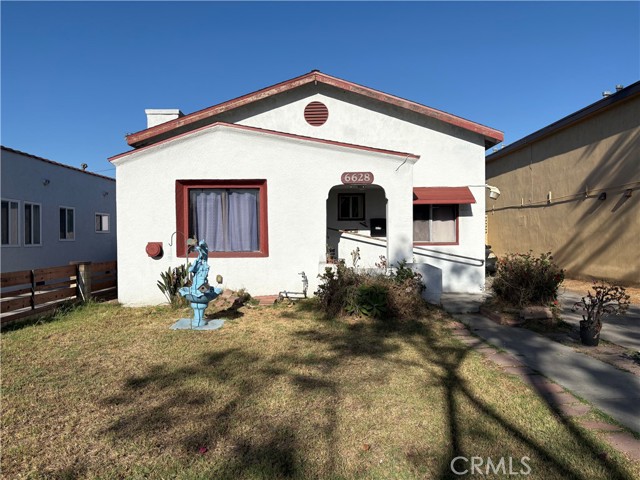 6628 Rose Avenue, Long Beach CA: https://media.crmls.org/medias/e53a9efe-5523-4328-9020-59050289354b.jpg