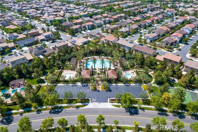 208 Canterbury, Irvine CA: https://media.crmls.org/medias/e53ab9ab-712d-4b7a-98a0-8c2d7089fa0a.jpg