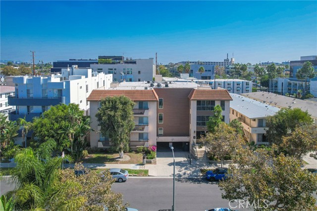 Detail Gallery Image 40 of 52 For 104 S Hayworth Ave #204,  Los Angeles,  CA 90048 - 2 Beds | 2 Baths