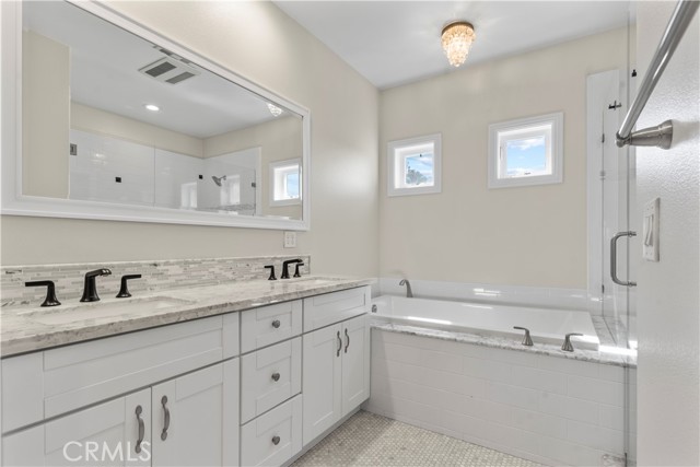 MLS #OC25221513 image #13