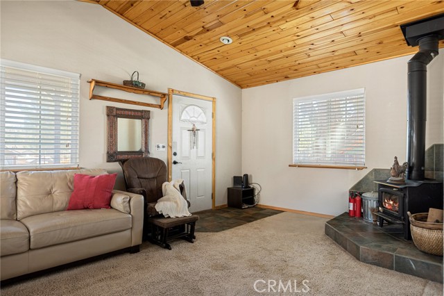 2136 3rd Lane, Big Bear City CA: https://media.crmls.org/medias/e53c90a5-f823-4e2c-861b-42b9ef93a1e7.jpg