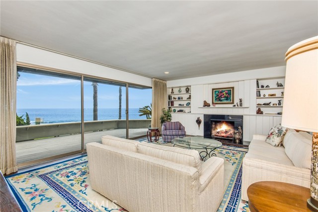 Detail Gallery Image 6 of 38 For 70 Emerald Bay, Laguna Beach,  CA 92651 - 4 Beds | 3/1 Baths