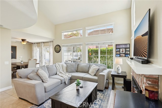 1 Buttercup, Rancho Santa Margarita CA: https://media.crmls.org/medias/e53d3e9c-6e86-4172-ac73-ee685bbe2f1c.jpg