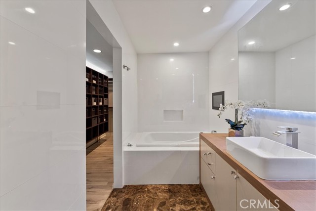 Detail Gallery Image 19 of 38 For 866 Sierra Madre Villa Ave #7,  Pasadena,  CA 91107 - 3 Beds | 2/1 Baths