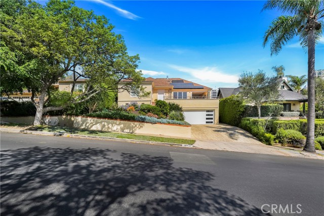 Detail Gallery Image 52 of 56 For 10707 Rochester, Los Angeles,  CA 90024 - 3 Beds | 3 Baths