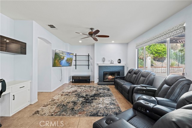Detail Gallery Image 21 of 68 For 31205 Cherry Dr, Castaic,  CA 91384 - 5 Beds | 3 Baths