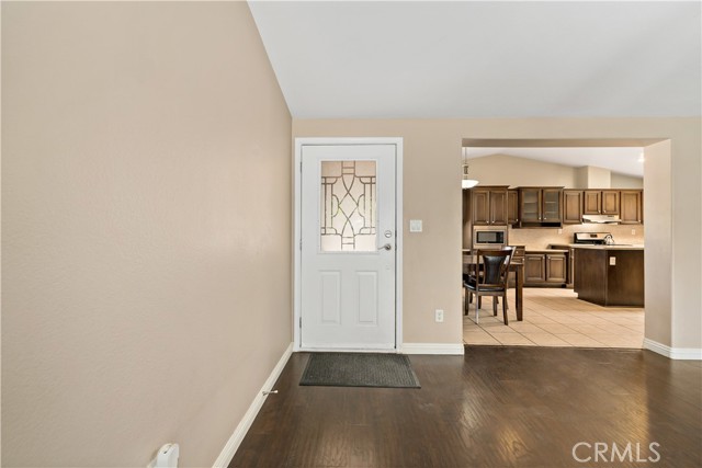 Detail Gallery Image 5 of 56 For 24285 Adams Ave, Murrieta,  CA 92562 - 4 Beds | 2 Baths