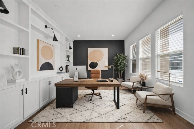 Detail Gallery Image 4 of 56 For 17715 Hillside, Canyon Country,  CA 91350 - 4 Beds | 4 Baths