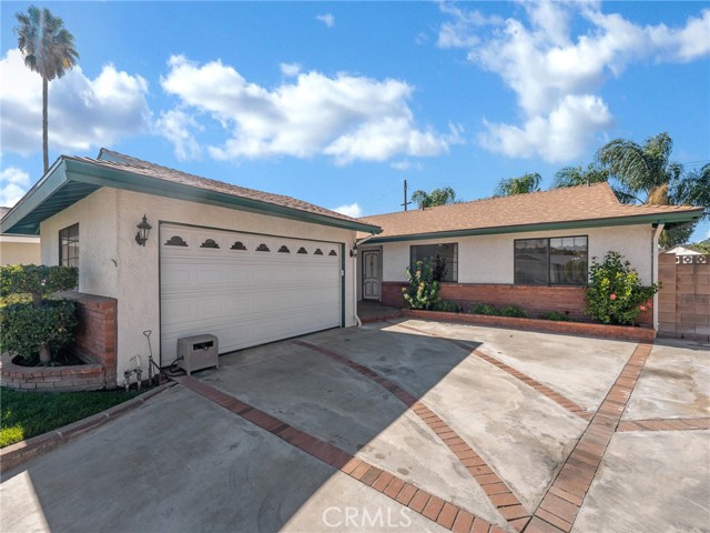 Detail Gallery Image 3 of 34 For 26721 Diaz Dr, Saugus,  CA 91350 - 4 Beds | 2 Baths