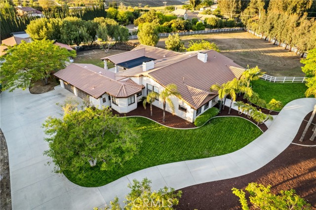 9394 Gum Tree Drive, Corona CA: https://media.crmls.org/medias/e5420c68-6017-47d9-ad32-d44a594482c4.jpg