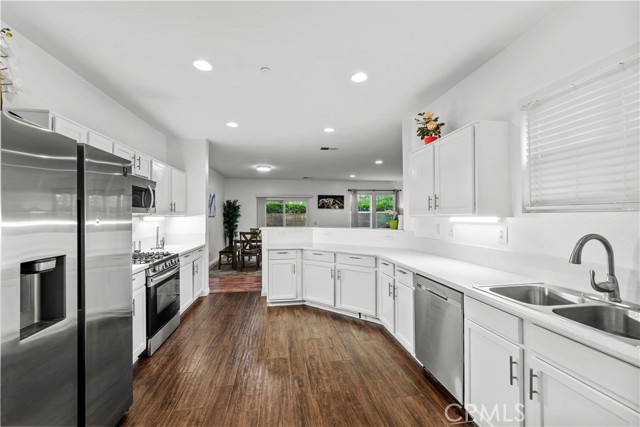 7353 Ellena W, Rancho Cucamonga CA: https://media.crmls.org/medias/e5421161-9e8f-4fe2-8981-a74bea190a7b.jpg