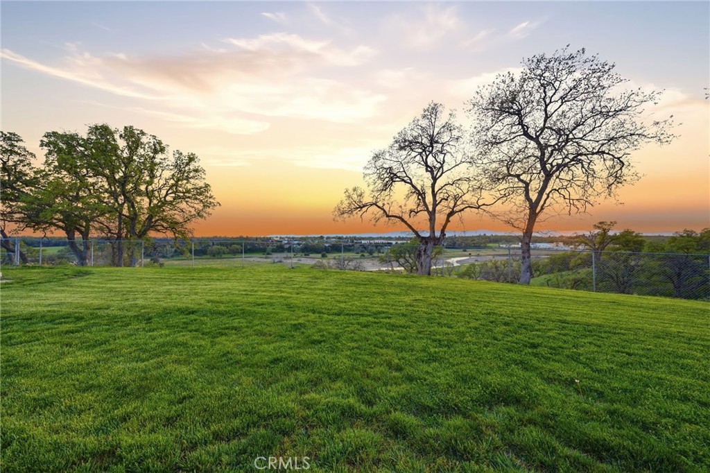 https://media.crmls.org/medias/e5425d73-a6ce-4104-843d-2e2487e495f7.jpg?preset=X-Large