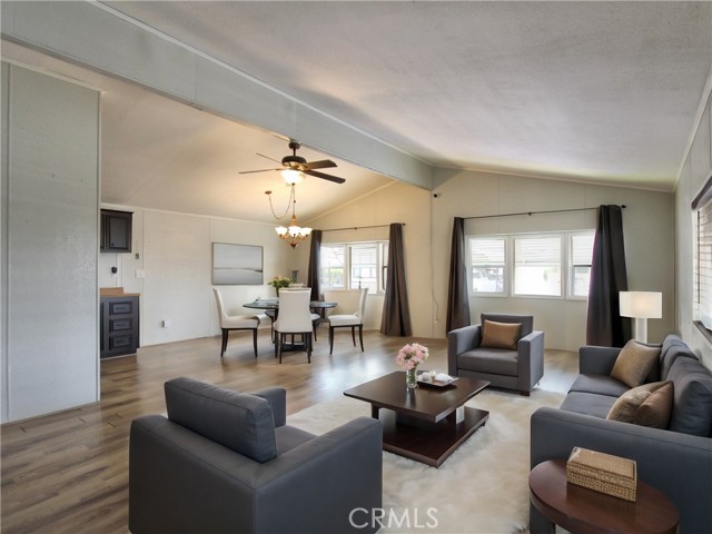 Detail Gallery Image 4 of 19 For 11050 Bryant St #184,  Yucaipa,  CA 92399 - 3 Beds | 2 Baths