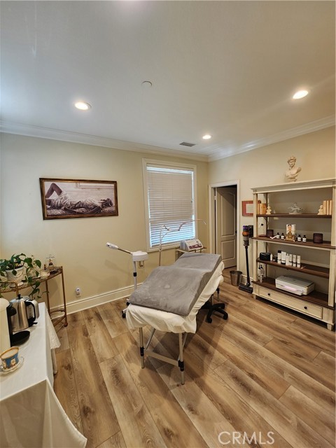 1 David Street, Ladera Ranch CA: https://media.crmls.org/medias/e5449c49-f6d8-401e-8e02-1cf00757d2cc.jpg
