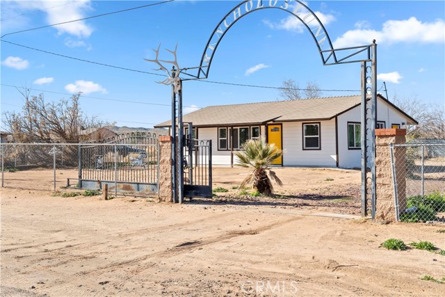 36744 Hillview Road, Hinkley, CA 