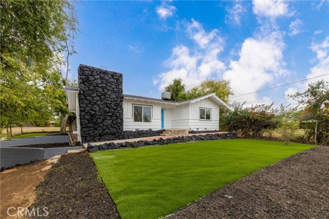 Detail Gallery Image 2 of 37 For 12449 6th, Yucaipa,  CA 92399 - 3 Beds | 2 Baths