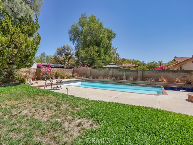 10634 Deering Avenue photo 46