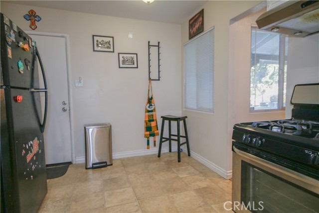 Detail Gallery Image 9 of 20 For 1129 Montrose Ave, San Bernardino,  CA 92404 - 3 Beds | 2 Baths